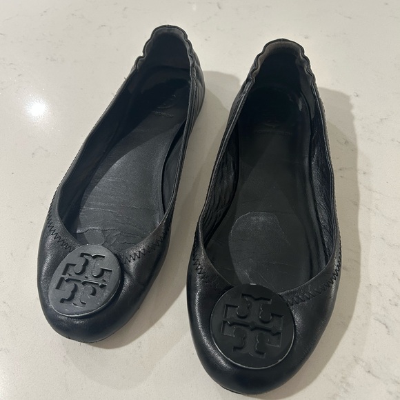 Tory Burch Black Leather Logo Ballet Flats - Picture 3 of 14